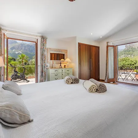 Deluxe Els Gorgs פוינסה