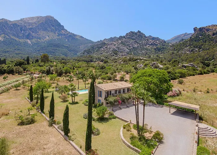 Deluxe Els Gorgs Villa *